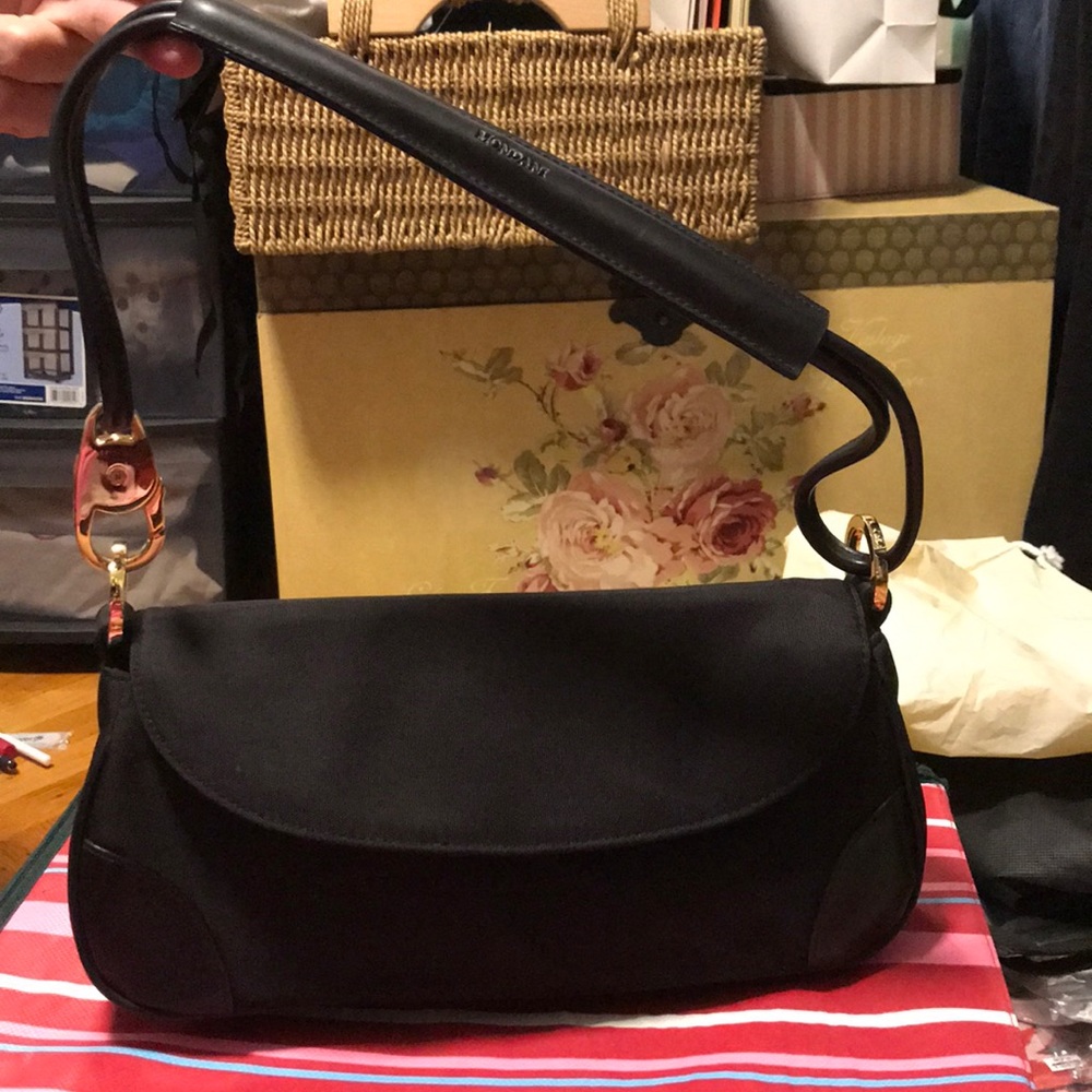Mondani black shoulder bag